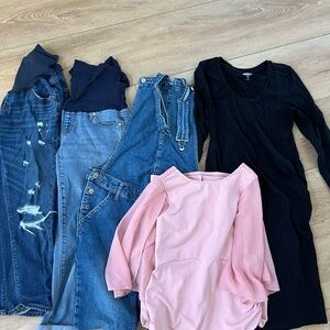 Bundle lot of old navy, GAP, and other maternity clothes, dresses and jeans
